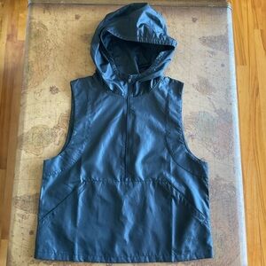 Under Armour Women's Black Sleeveless windbreaker with hood